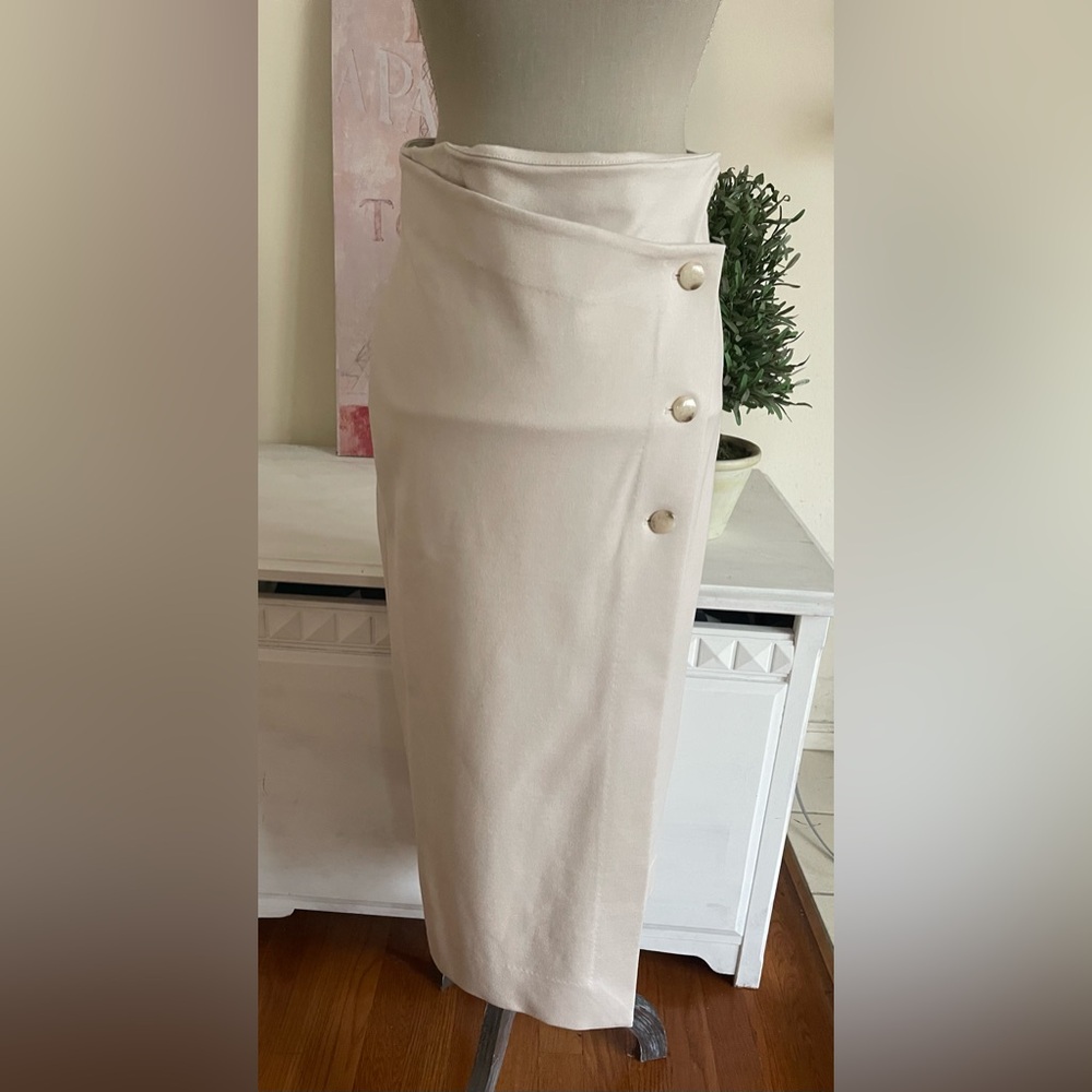 Aritzia Babaton Cream Faux Wrap Side Button Skirt